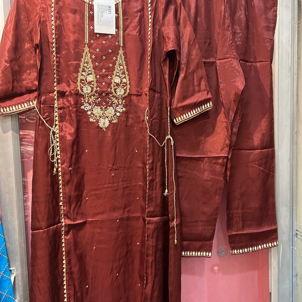 Aurelia 2 piece suit - Picture 4 of 7